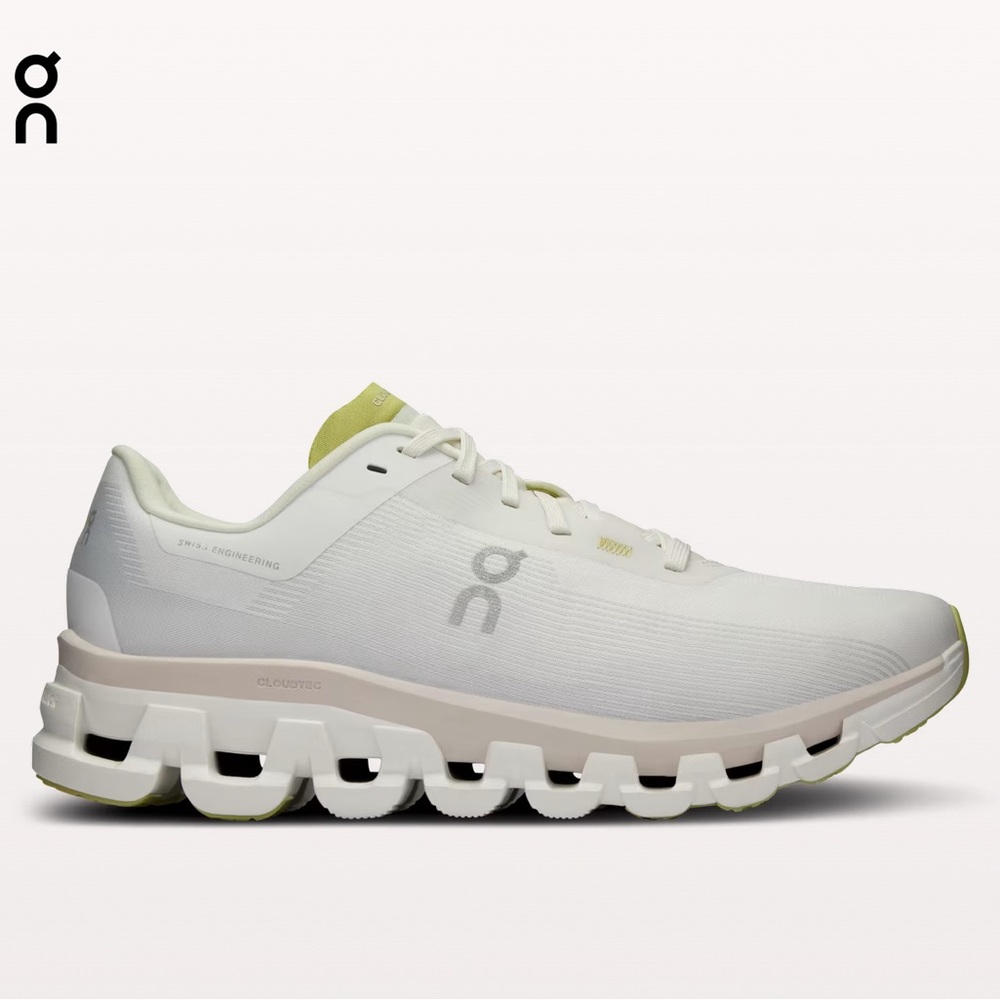 On Cloudflow 4 size 9.5